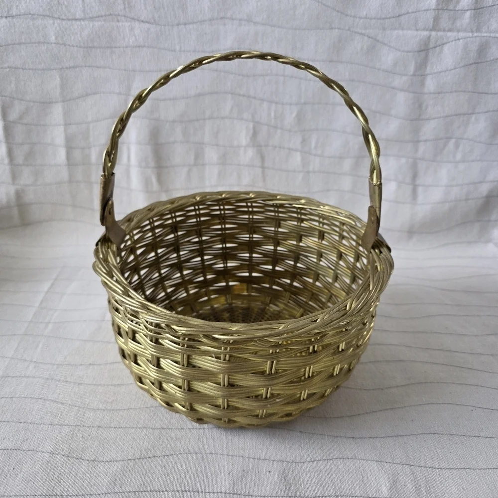 Vintage Brass Woven Metal Basket Decor Metal Moveable Handle 9